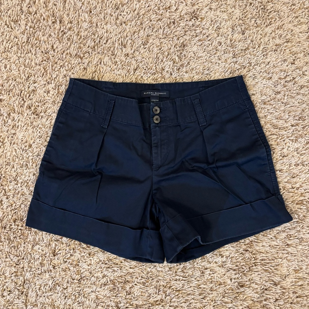 Banana Republic Black Women’s Shorts - Stretch - Size 2